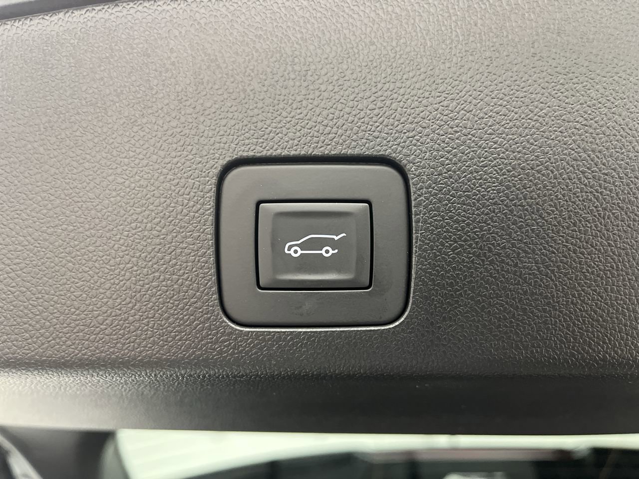 New 2026 Buick Encore GX Avenir w/ Avenir Technology Package AWD/4WD image 32