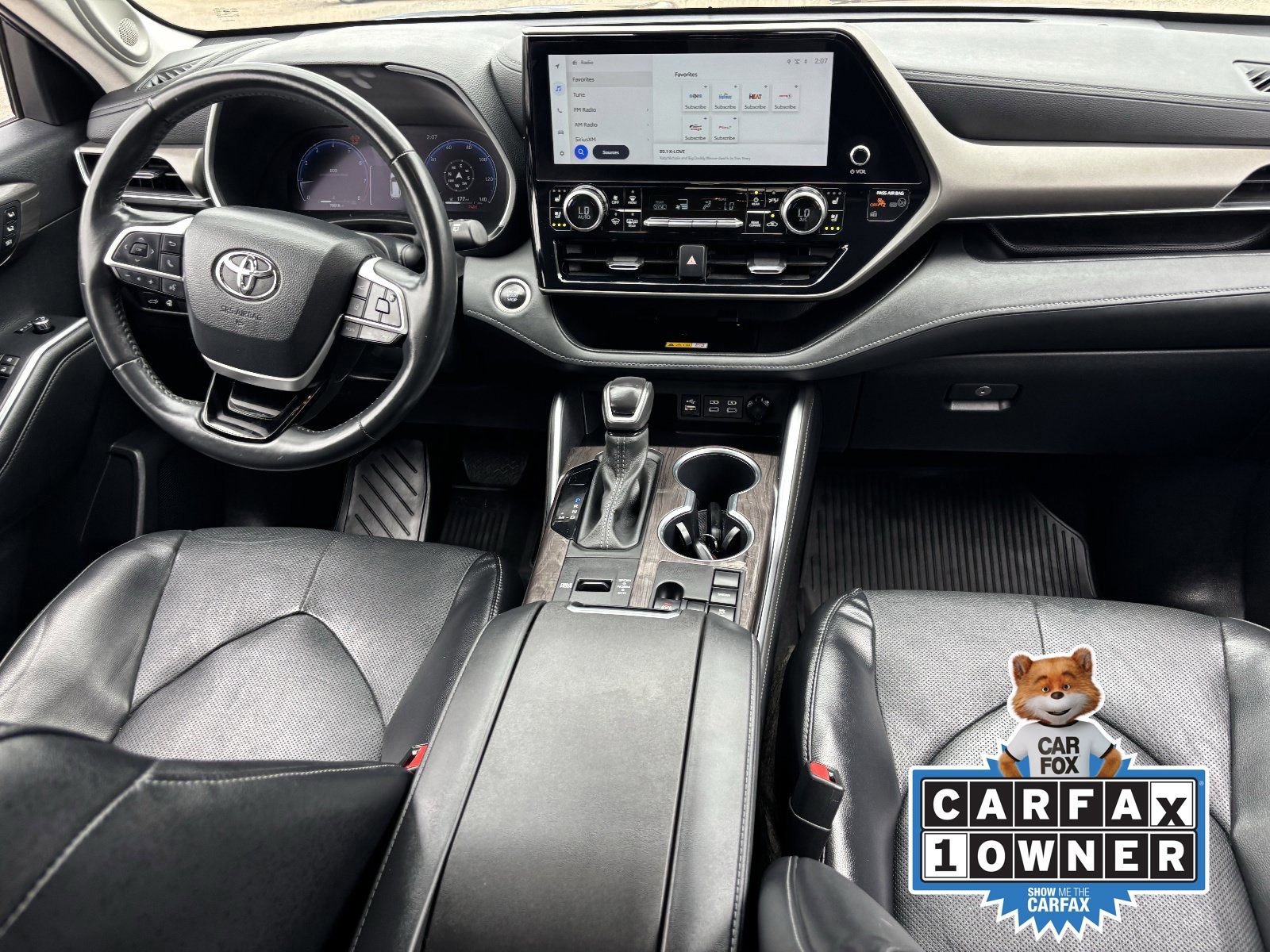 Used 2024 Toyota Highlander Limited FWD image 16