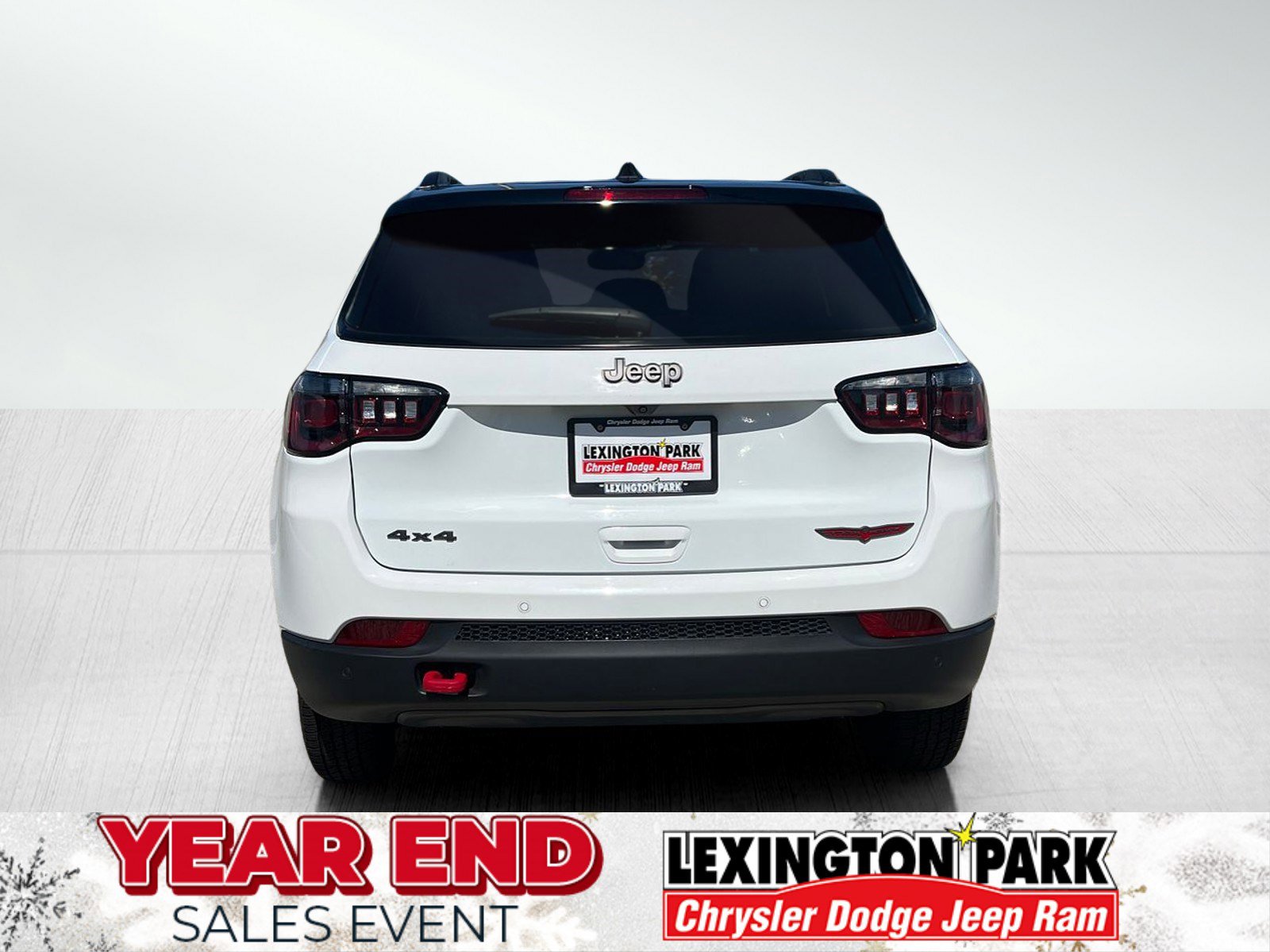 Used 2024 Jeep Compass Trailhawk image 6