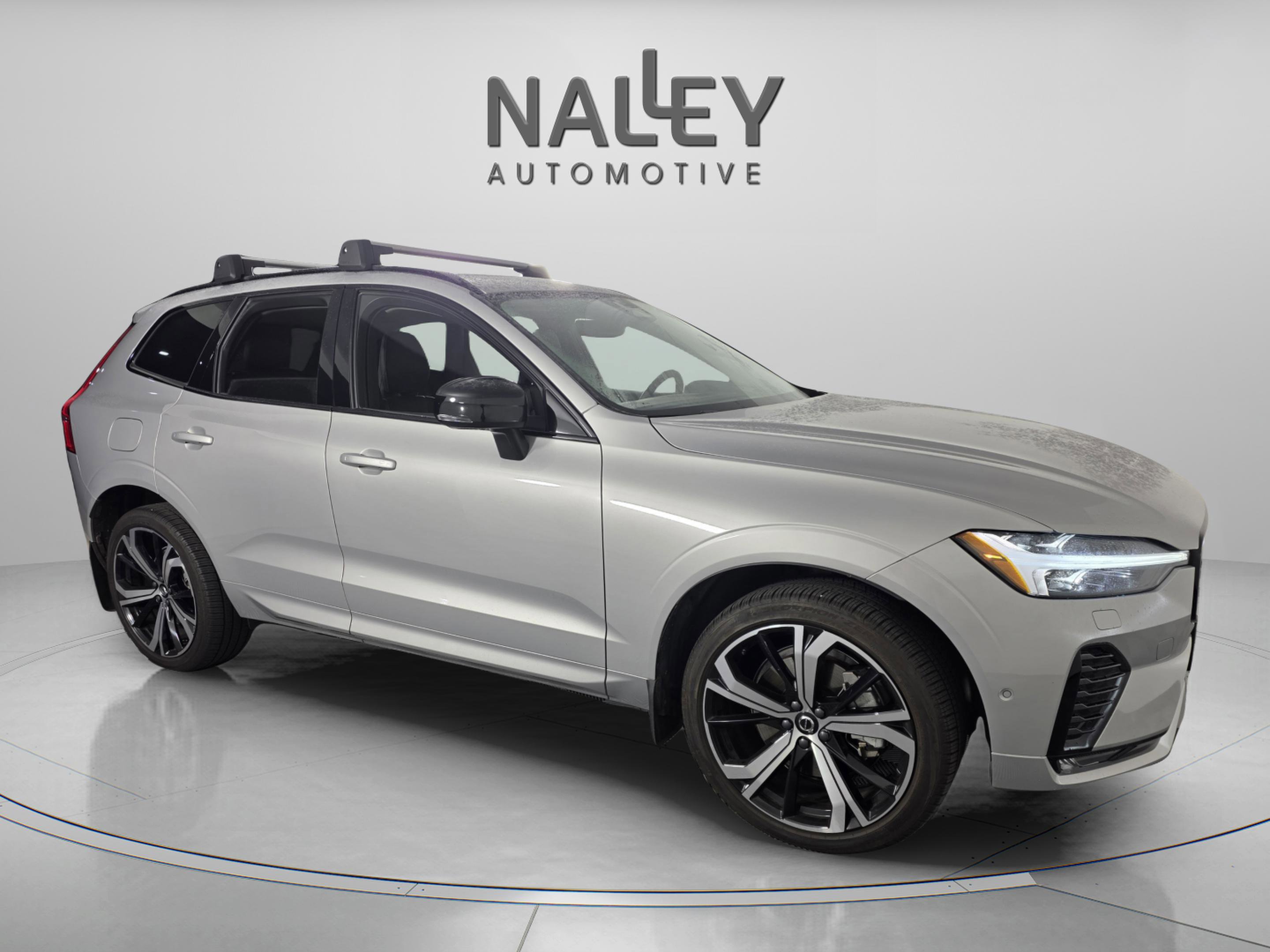 Used 2023 Volvo XC60 B6 Ultimate w/ Protection Package Premier image 6