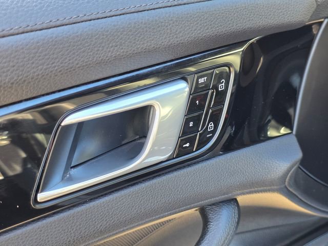 Used 2019 Porsche Panamera 4 image 20