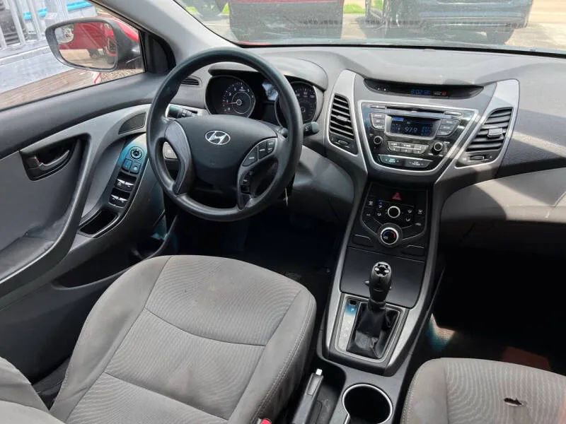 Used 2015 Hyundai Elantra SE FWD image 14