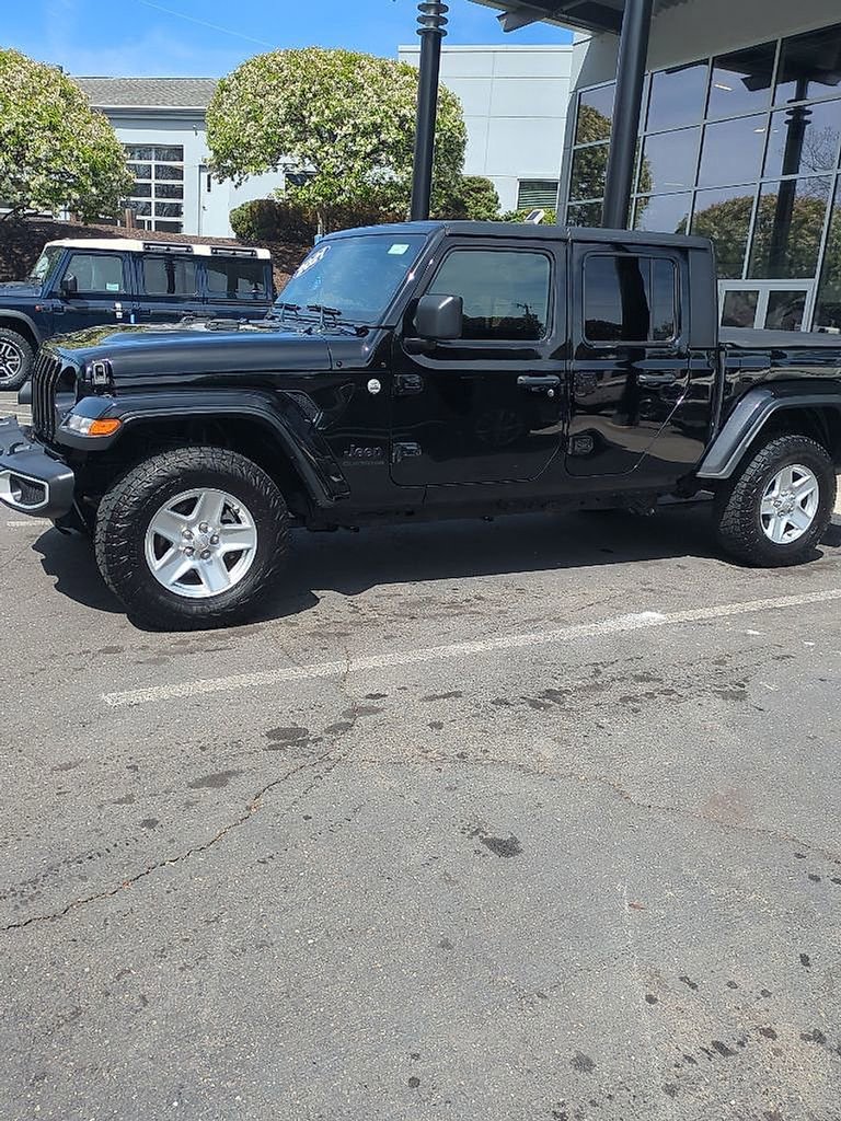 Used 2021 Jeep Gladiator Sport AWD/4WD image 5