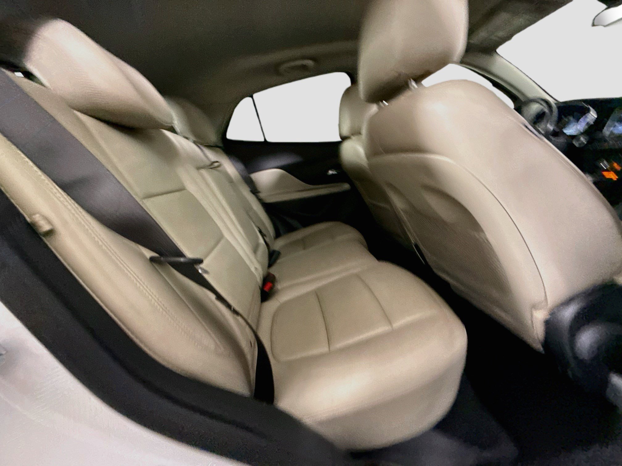 Used 2019 Buick Encore Essence FWD image 27