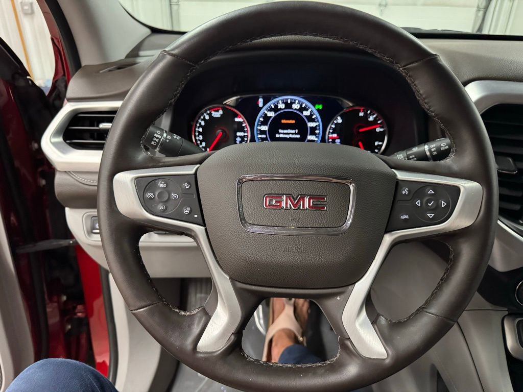 Certified 2023 GMC Acadia SLT w/ Technology Package image 4