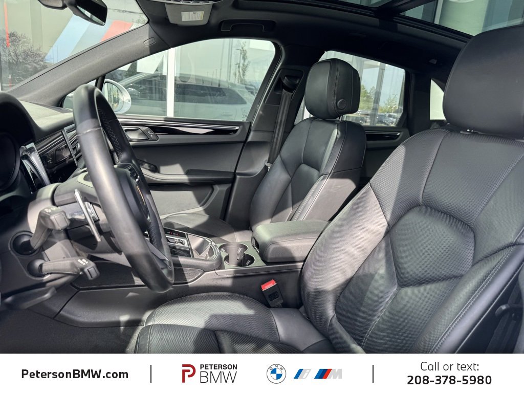 Used 2024 Porsche Macan image 17