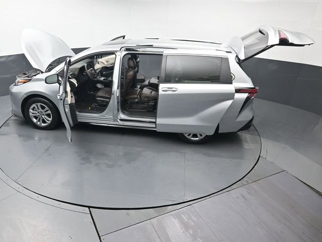 Certified 2023 Toyota Sienna Platinum image 54