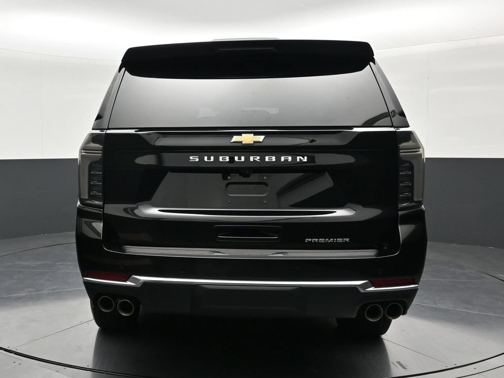 Used 2026 Chevrolet Suburban Premier RWD image 4
