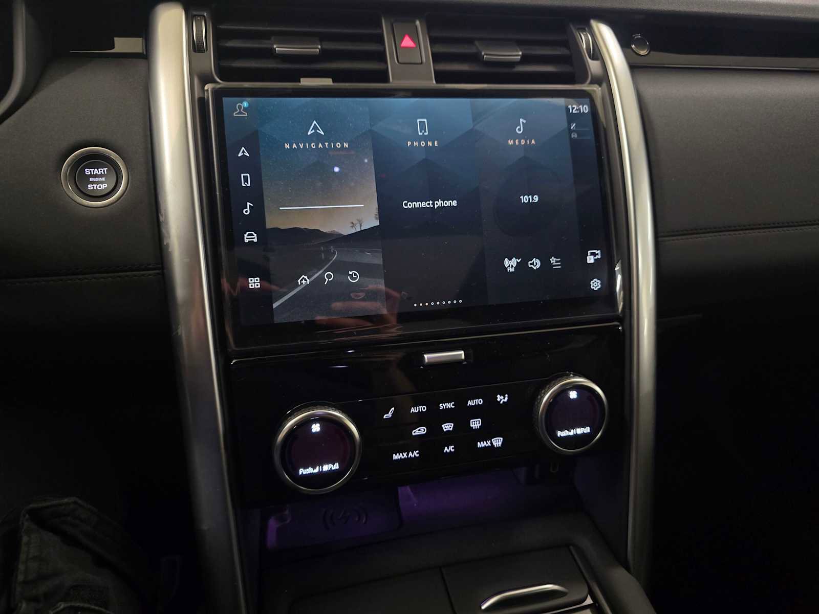 New 2026 Land Rover Discovery S AWD/4WD image 25