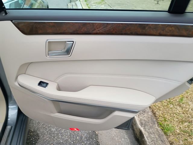 Used 2014 Mercedes-Benz E 250 BlueTEC Sedan image 52