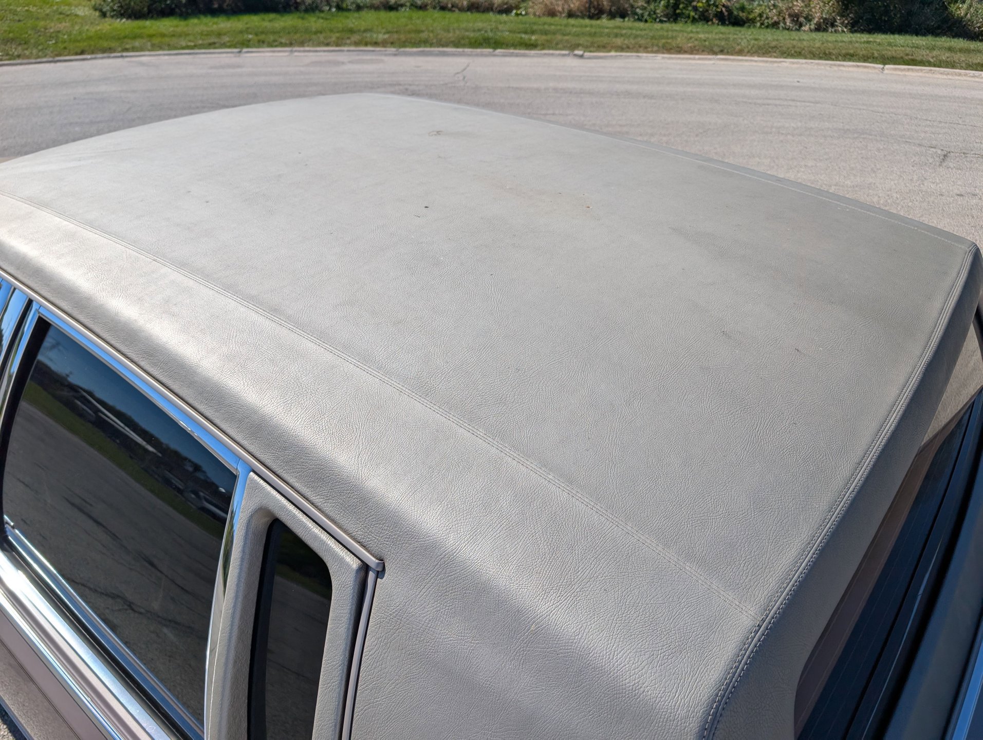 Used 1990 Cadillac Brougham image 59