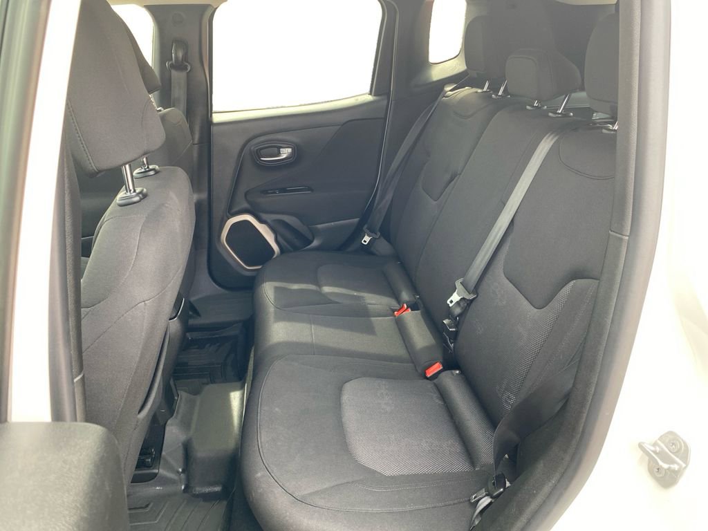 Used 2015 Jeep Renegade Latitude image 16