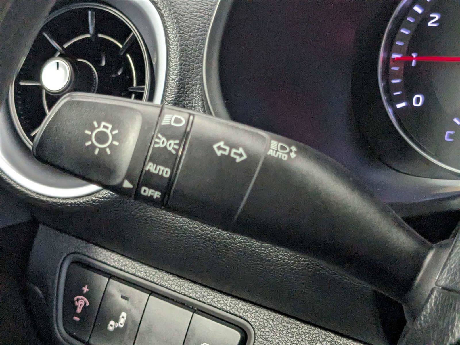 Used 2024 Kia Forte LXS w/ LXS Technology Package FWD image 17