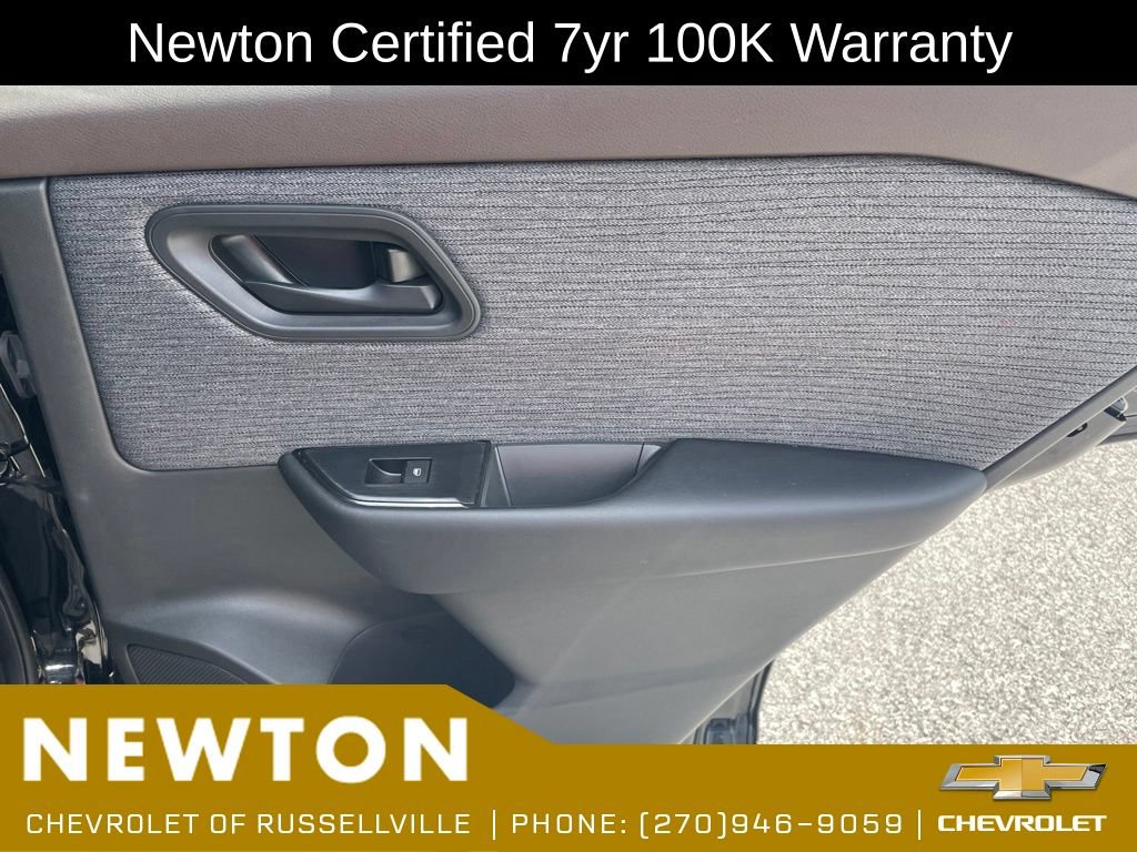 Used 2023 Nissan Rogue S FWD image 29