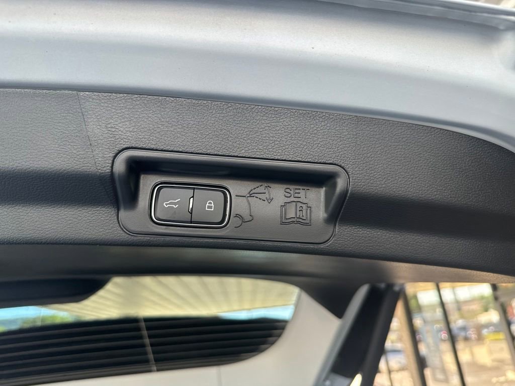 New 2026 Ford Explorer Active RWD image 26