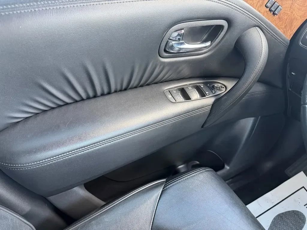 Used 2023 Nissan Armada SL w/ Captain's Chairs Package image 12