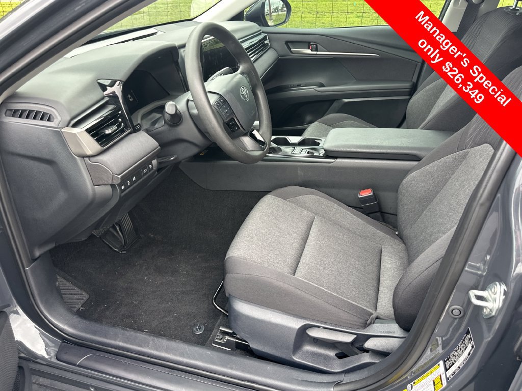 Used 2025 Toyota Camry LE AWD/4WD image 17
