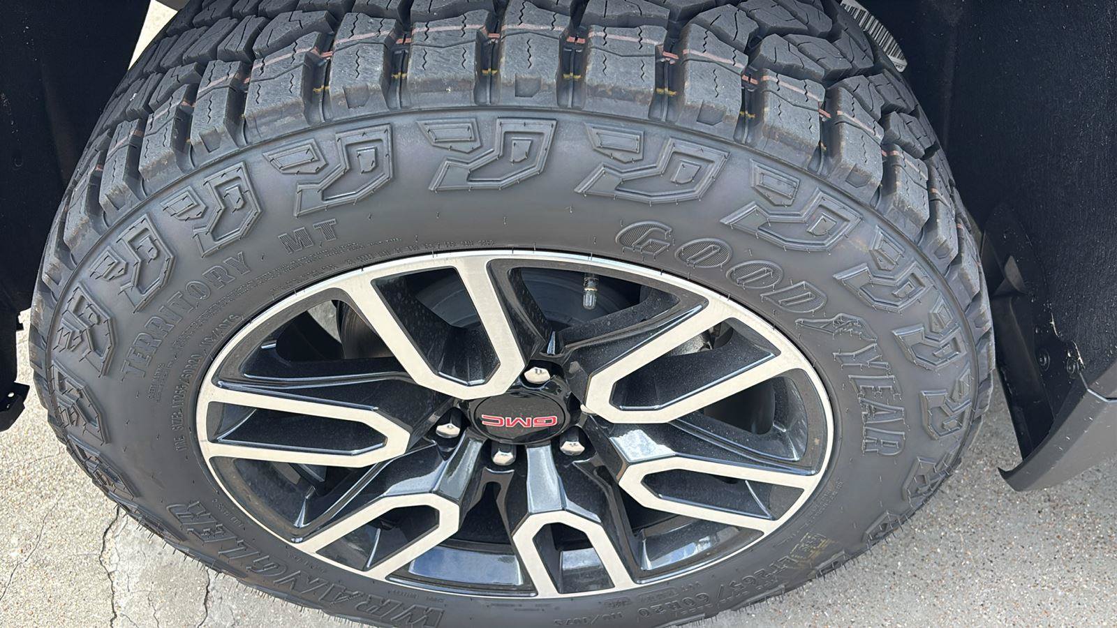 New 2026 GMC Sierra 1500 AT4 w/ AT4 Premium Package AWD/4WD image 14