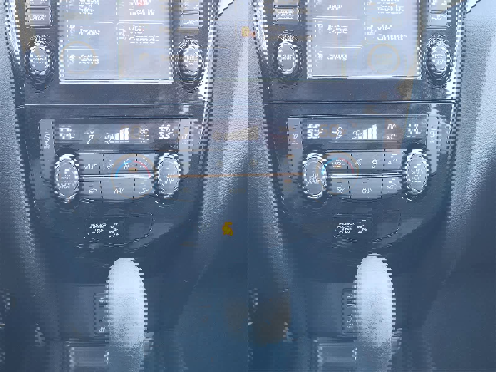 Used 2014 Nissan Rogue SV w/ SV Premium Package image 19