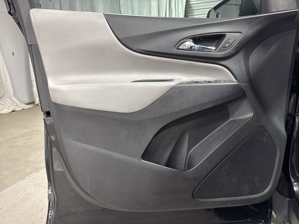 Used 2023 Chevrolet Equinox LS FWD image 15