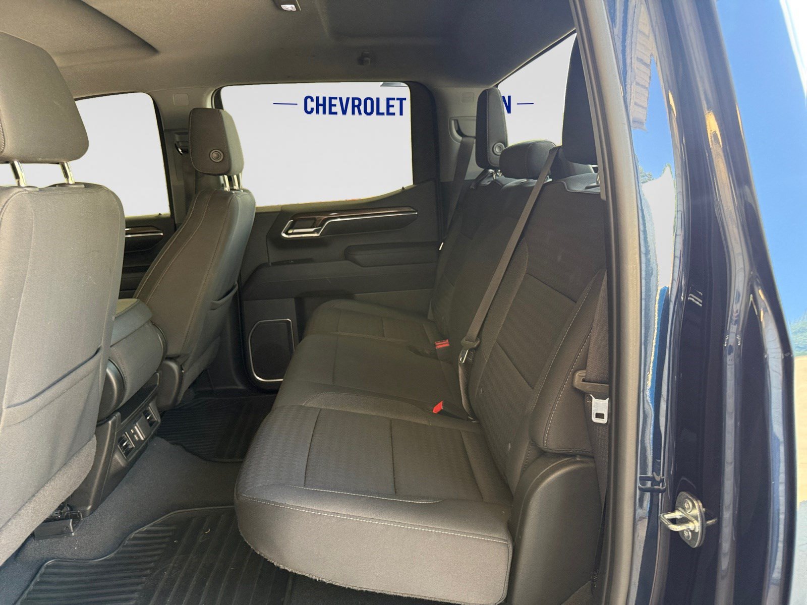 Used 2023 Chevrolet Silverado 1500 LT AWD/4WD image 19