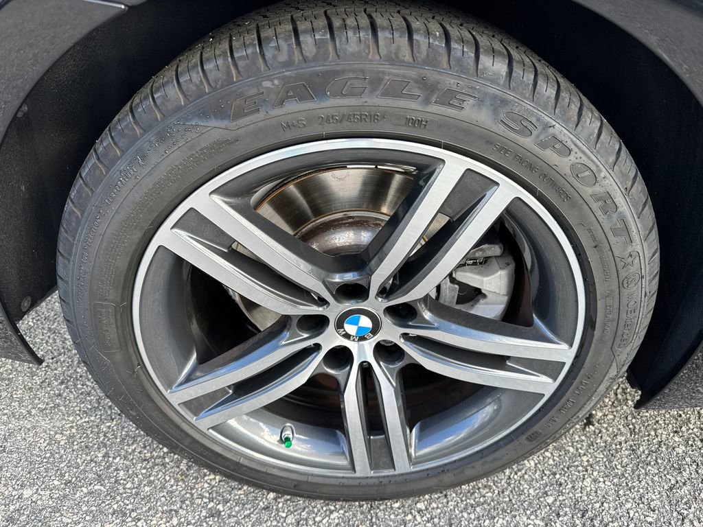 Used 2023 BMW 530i xDrive w/ Premium Package image 17