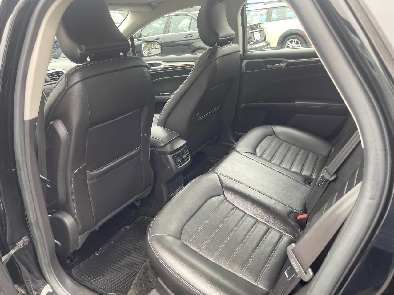 Used 2016 Ford Fusion SE w/ Equipment Group 202A FWD image 22