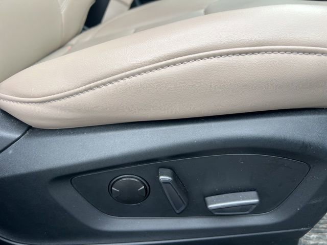 Used 2024 Ford Explorer XLT w/ Equipment Group 202A image 12