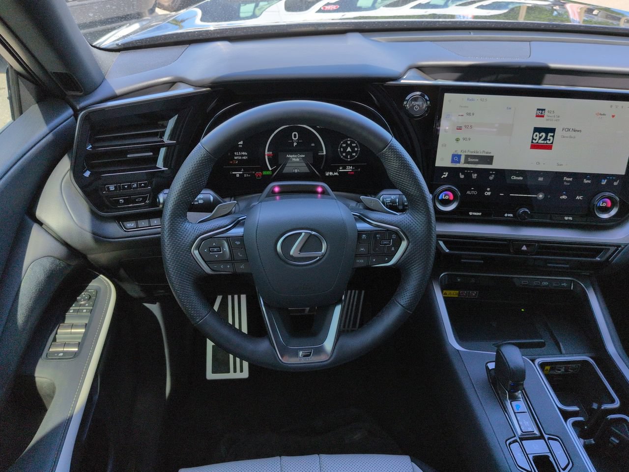 Used 2025 Lexus TX 500h AWD w/ Technology Package image 16