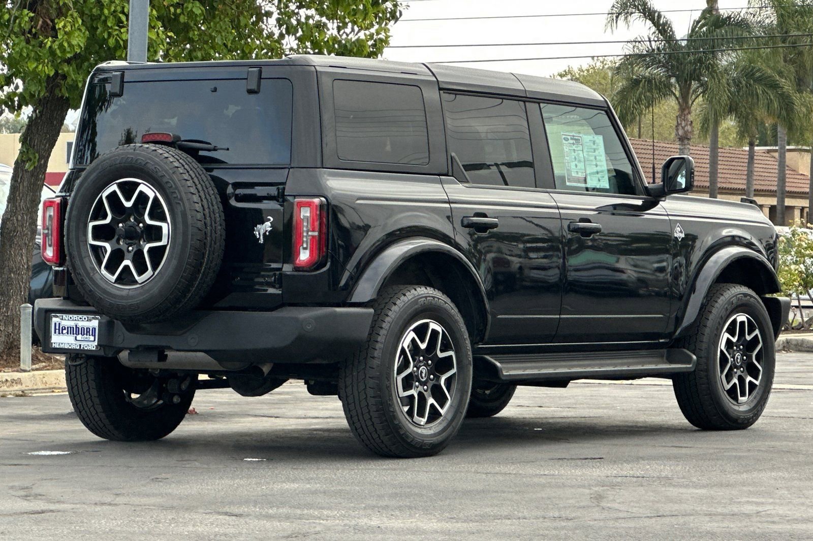 Used 2025 Ford Bronco Outer Banks image 4