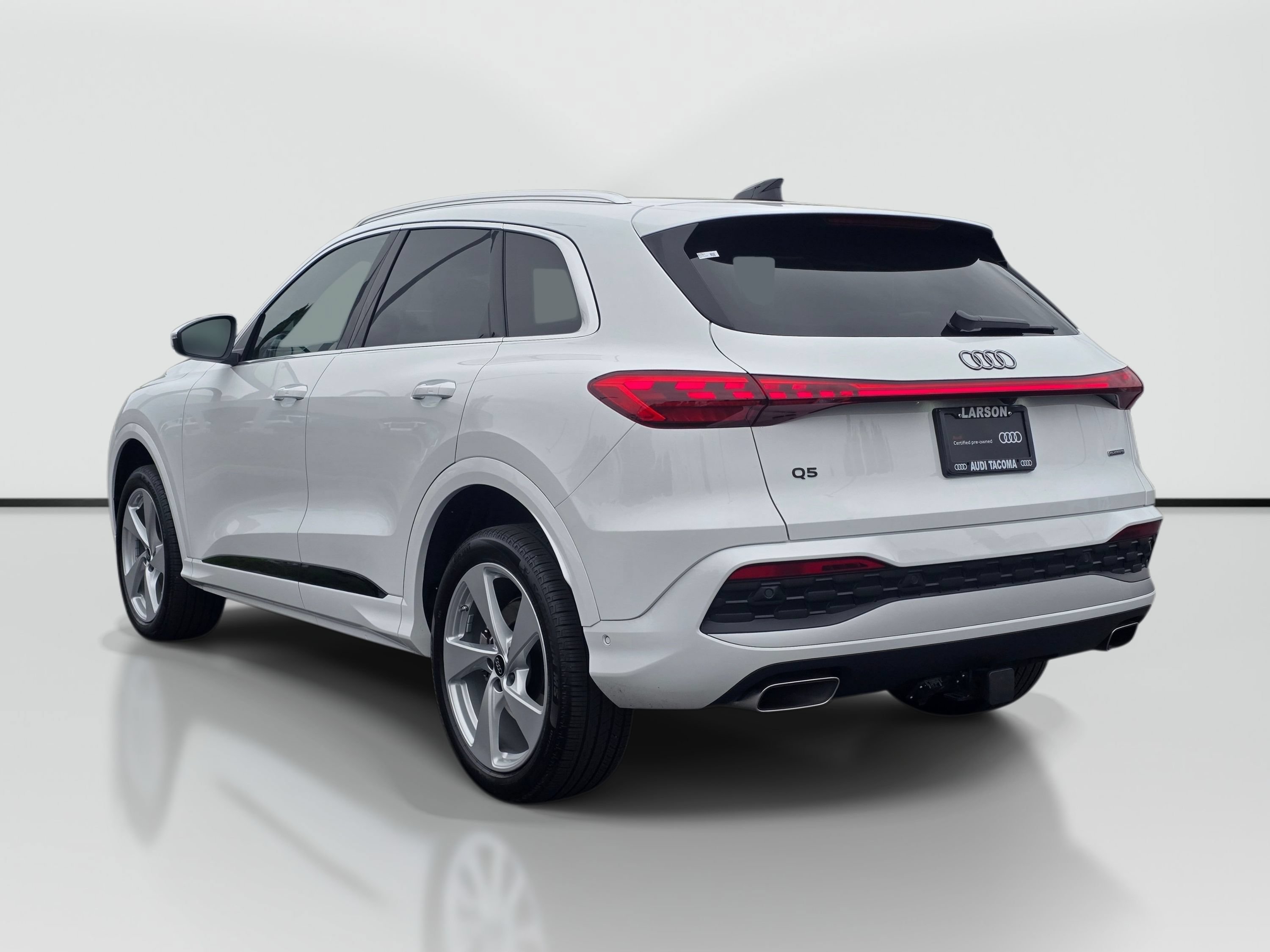 Certified 2025 Audi Q5 Premium Plus w/ Premium Plus AWD/4WD image 3