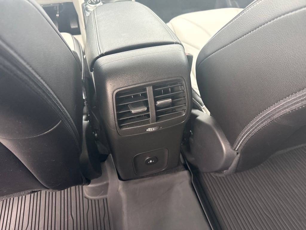 Used 2025 Ford Escape Platinum w/ Premium Technology Package image 18
