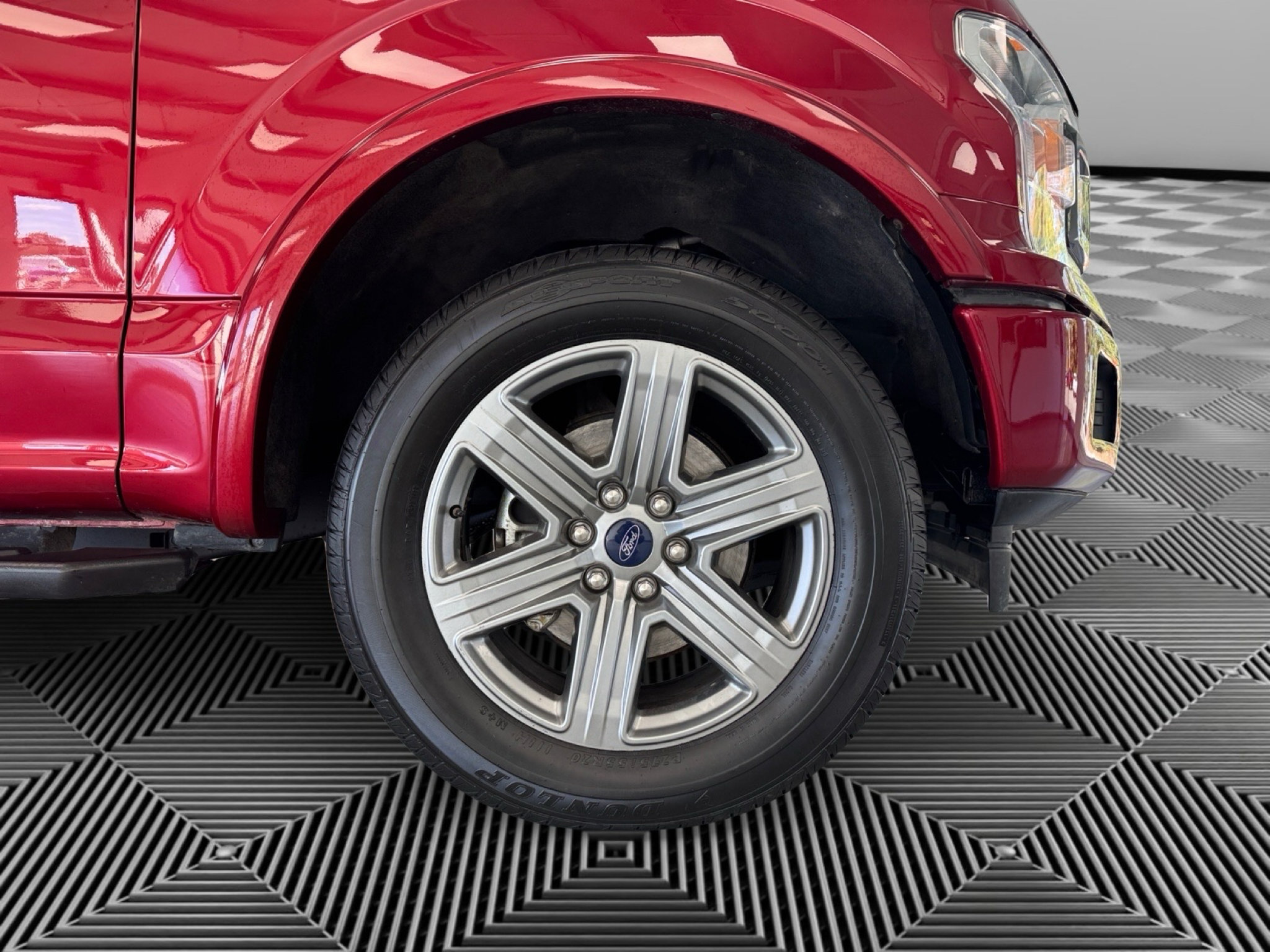 Used 2019 Ford F150 XLT w/ Equipment Group 302A Luxury AWD/4WD image 10