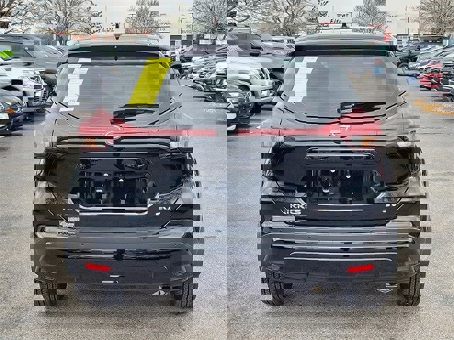 Certified 2024 Nissan Kicks SV image 5