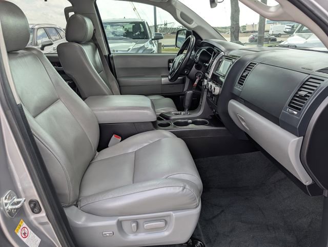 Used 2018 Toyota Sequoia Limited w/ Safety & Convenience Package image 33