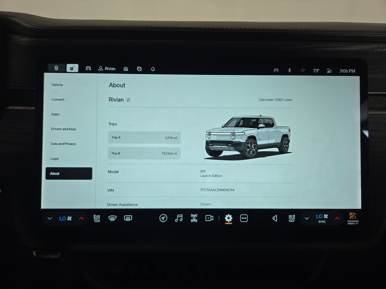 Used 2022 Rivian R1T Launch Edition image 27