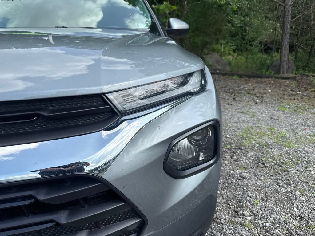 Used 2023 Chevrolet TrailBlazer LT AWD/4WD image 3
