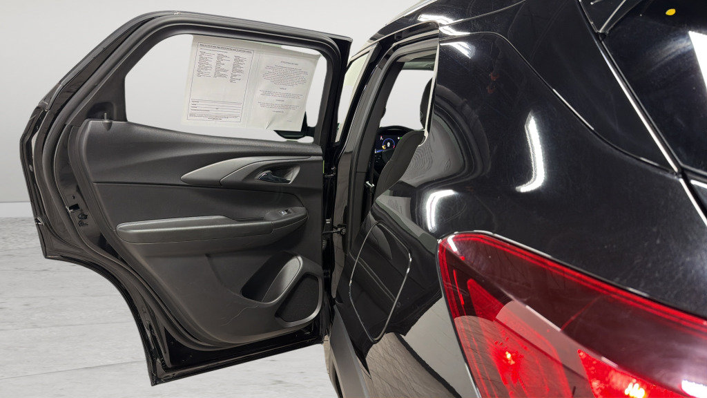 Used 2025 Chevrolet TrailBlazer LT FWD image 32