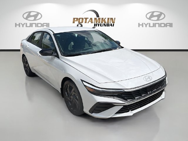 New 2026 Hyundai Elantra Sport FWD image 3