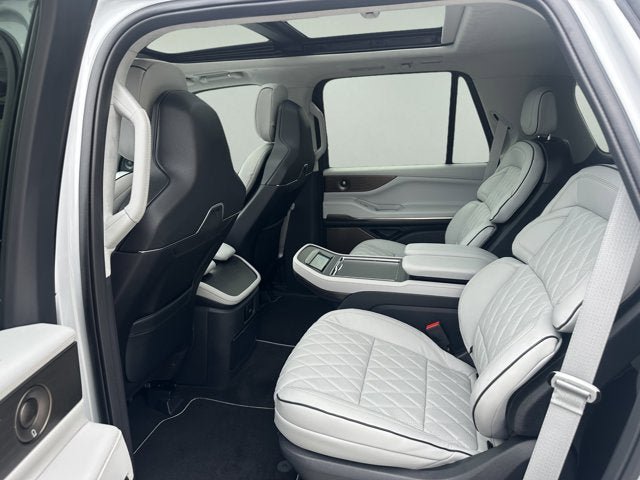 New 2026 Lincoln Navigator Black Label AWD/4WD image 11