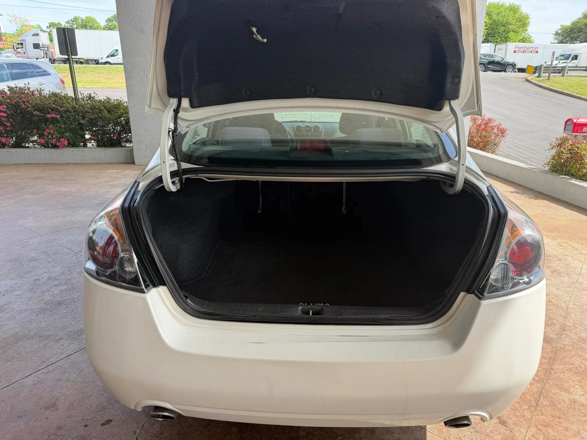Used 2010 Nissan Altima 2.5 S FWD image 22