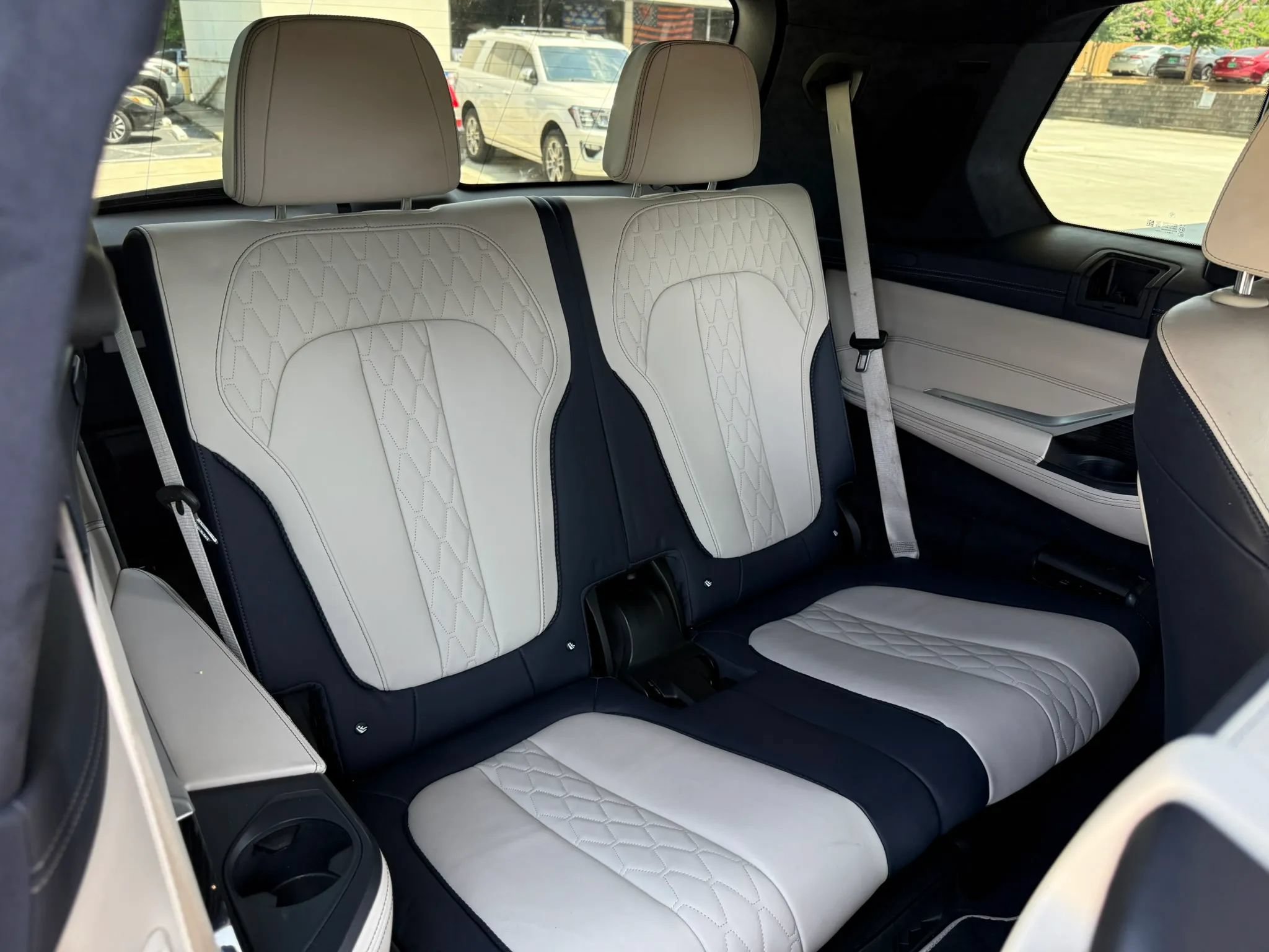 Used 2019 BMW X7 xDrive50i w/ M Sport Package AWD/4WD image 29