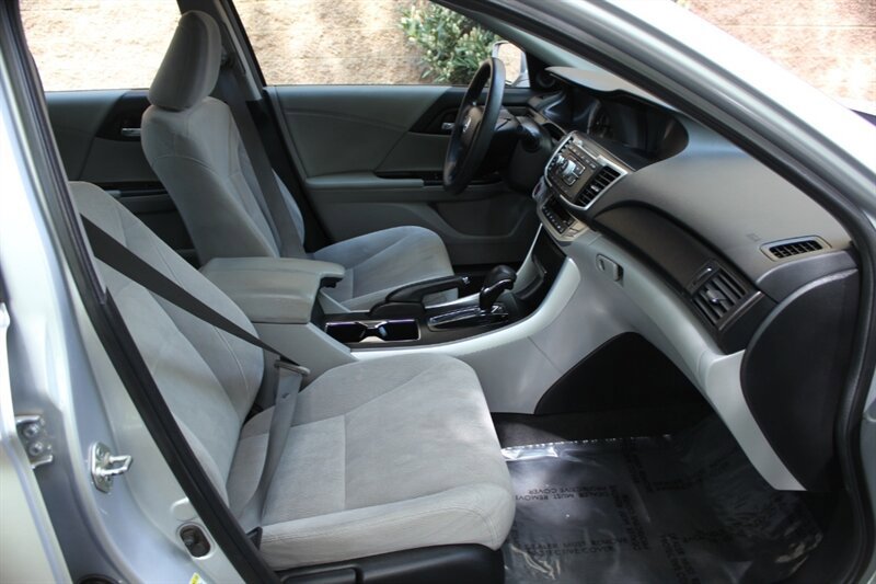 Used 2013 Honda Accord EX image 17