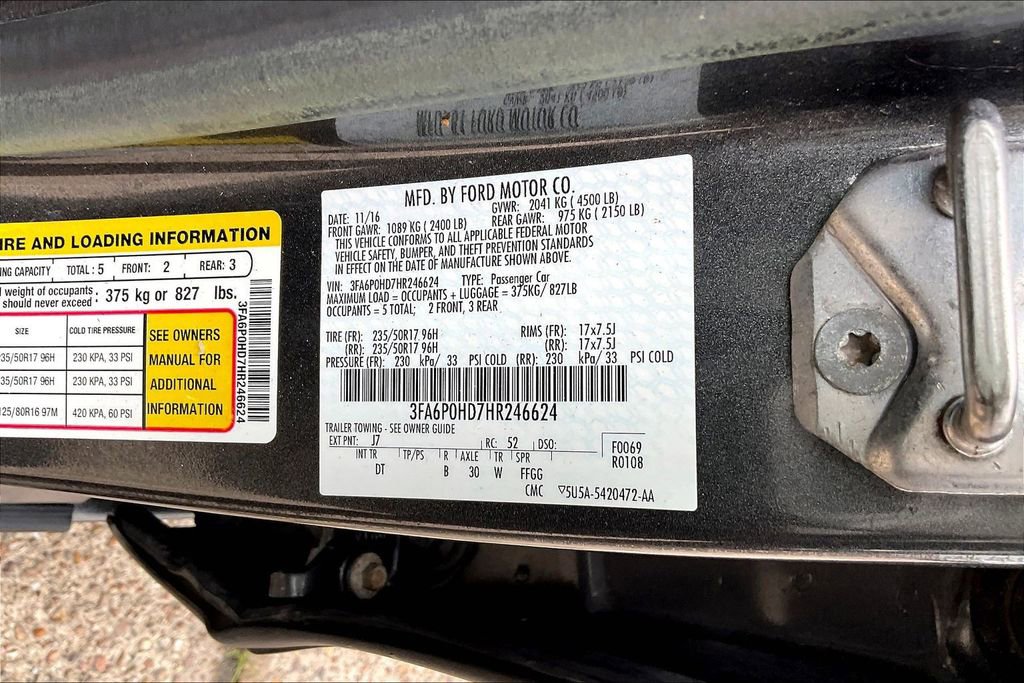 Used 2017 Ford Fusion SE w/ Fusion SE Technology Package FWD image 16