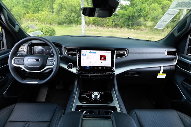 New 2026 Jeep Grand Wagoneer L Limited AWD/4WD image 33