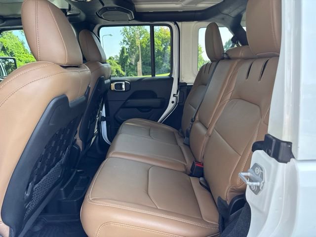 Used 2022 Jeep Wrangler Unlimited Rubicon 4xe w/ Cold Weather Group AWD/4WD image 14