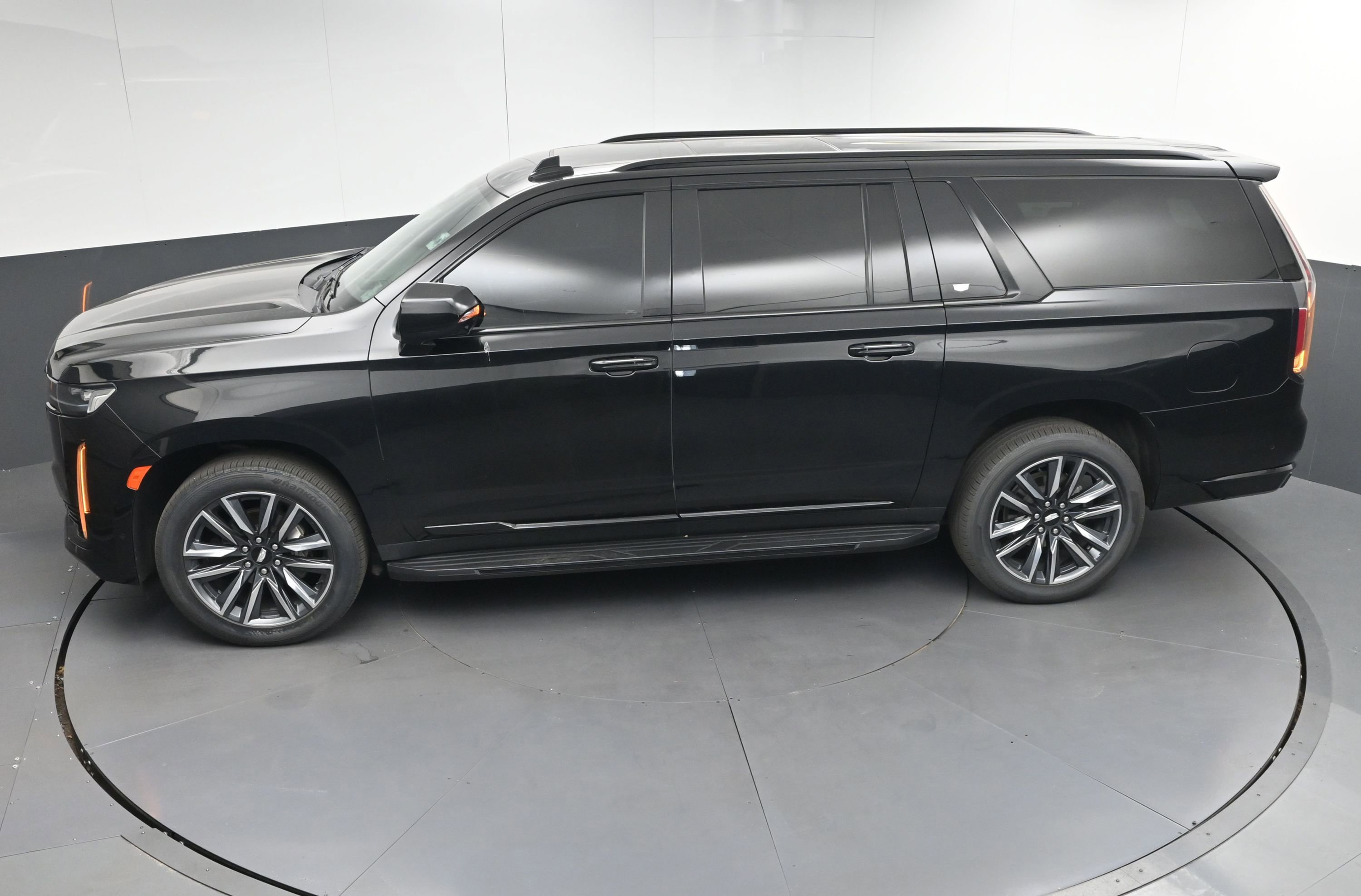 Used 2023 Cadillac Escalade ESV Sport image 37