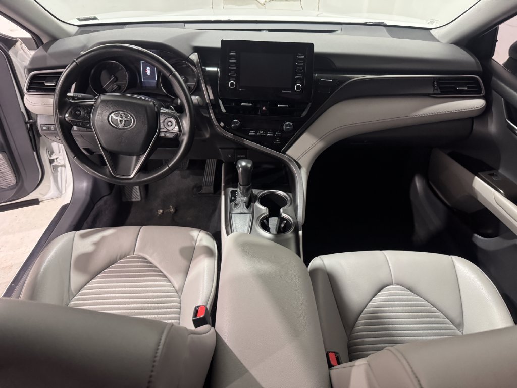 Used 2021 Toyota Camry SE FWD image 29