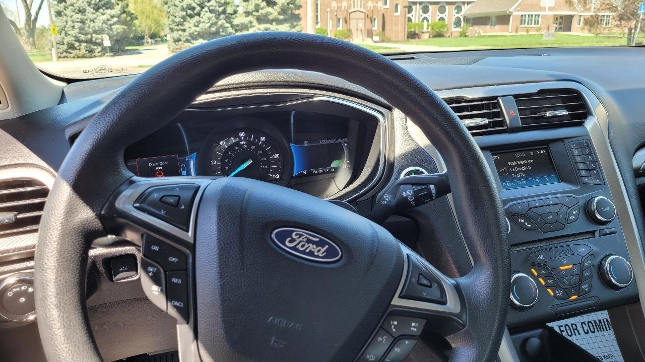 Used 2018 Ford Fusion S FWD image 15