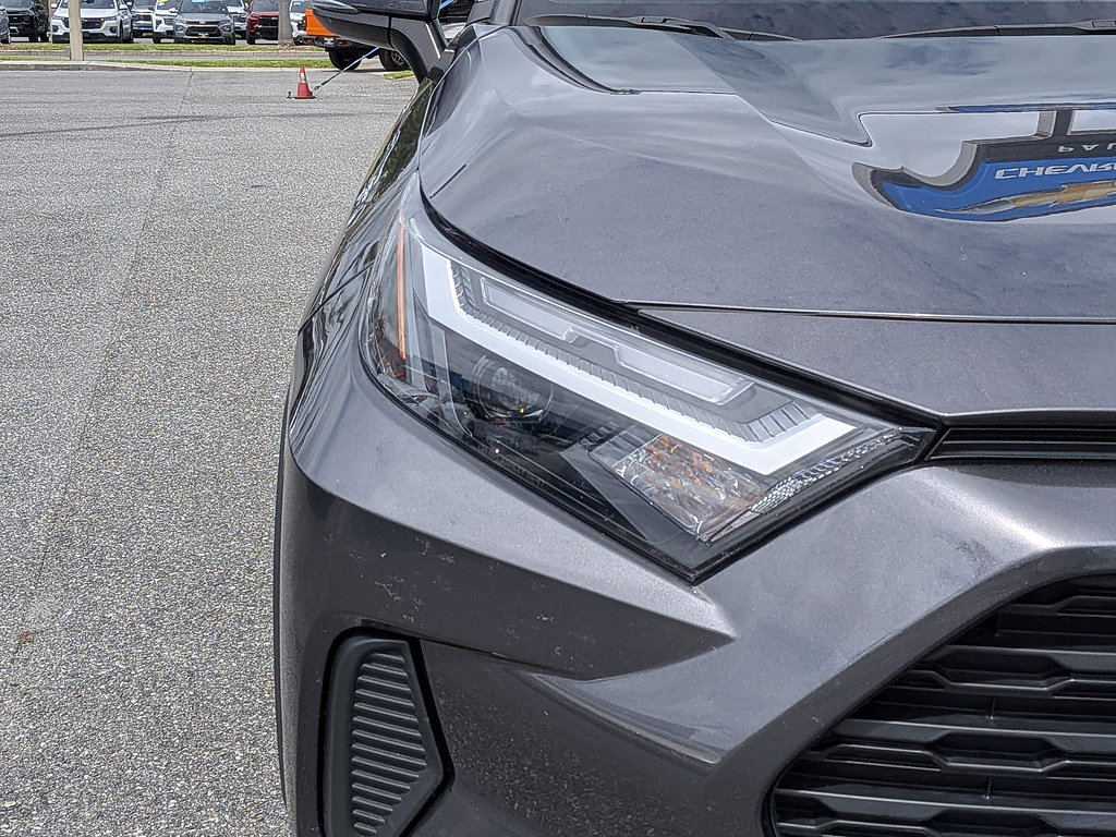 Used 2022 Toyota RAV4 XLE w/ Convenience Package FWD image 27